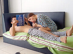 Mientras Estudio Para Un Examen Mi Hermanastra Me Pega Una Gran Mamada 8 Min