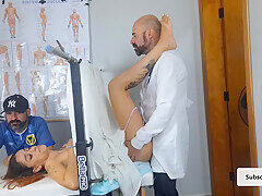 Ginecologista Fode Esposa Ao Lado Do Corno Inocente!