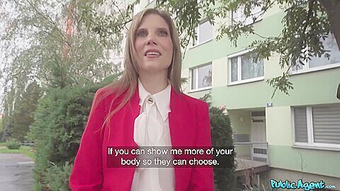 Valentina Love – Public Hunter