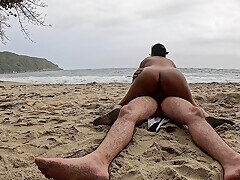 Chica Nudista En Playa Es Follada Es Follada Hasta El Orgasmo