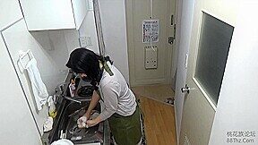 巷で噂の「おばさんレンタル」サービス 077