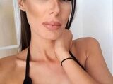 Big boob brunette masturbates on webcam
