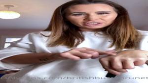 Brunette Solo Webcam Masturbation