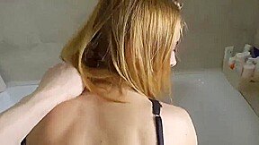 il m attRA** dans la salle de bain