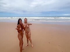 Loira Luxx And Morena Gostosa – Fudendo A Na Praia De Copacabana Com Todo Mundo Olhando