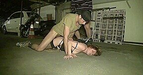 bonne salope démonté dans un garage