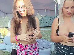 Fuck girlfriend in the public park while bestfriend beside