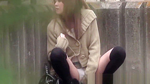 Japanese babe toys pussy