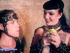 Lesbian Bdsm Chained And Electro TO*****d Milf Slave