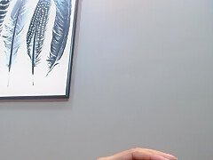 Ebony loud moaning while twerking